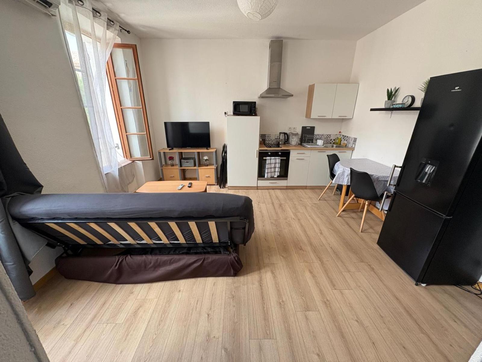 Appartement T2 Avec Balcon Proche Centre-Ville Narbonne Exterior photo
